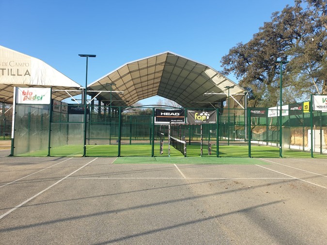 alquilar pista de padel en sevilla