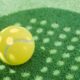 escuela-de-padel-dos-hermanas-bola-de-padel